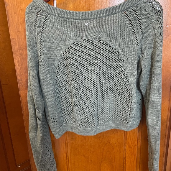 Lululemon Be Present Pullover Top - Picture 2 of 4